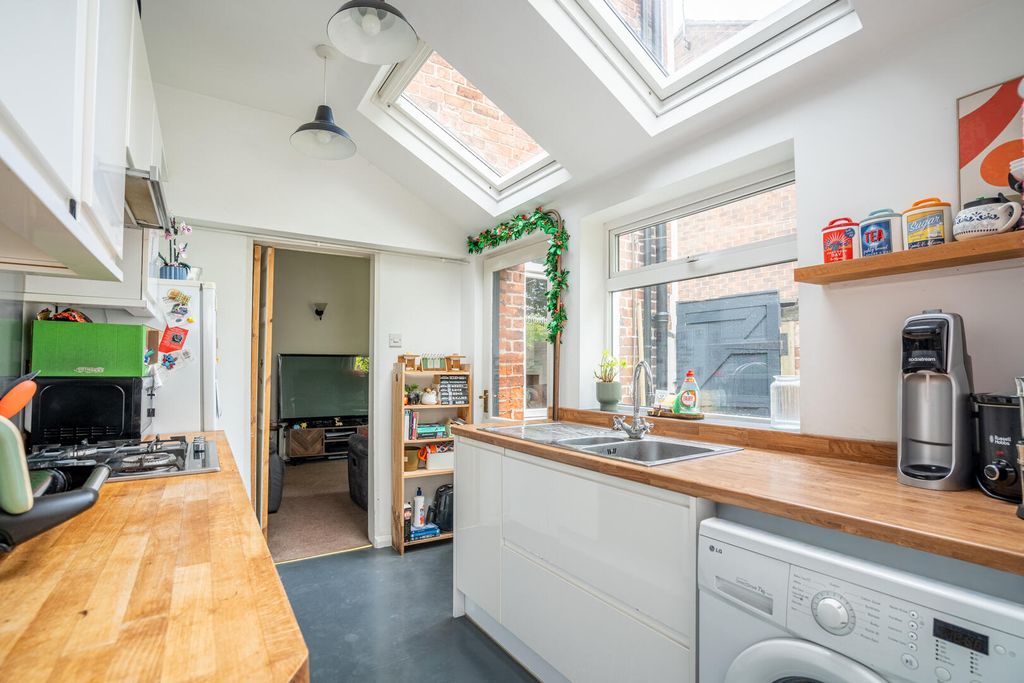 Property photo 3 of 15 Kitchen