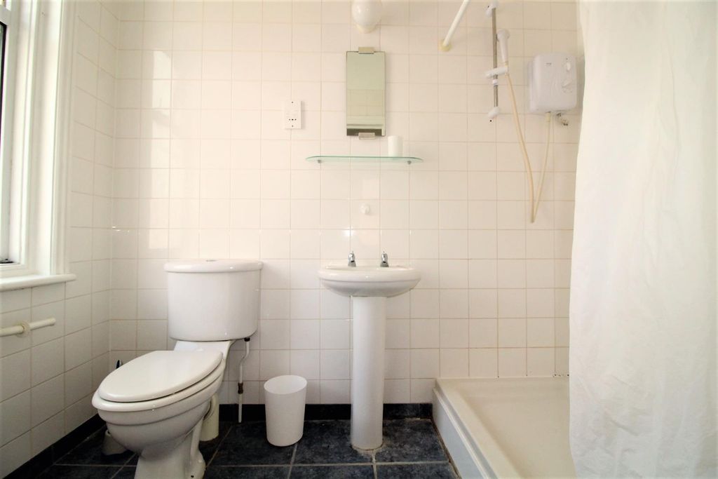 Property photo 3 of 3