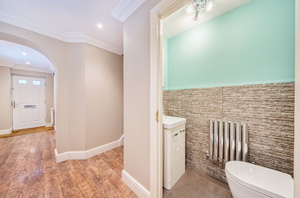 Property photo 3 of 22