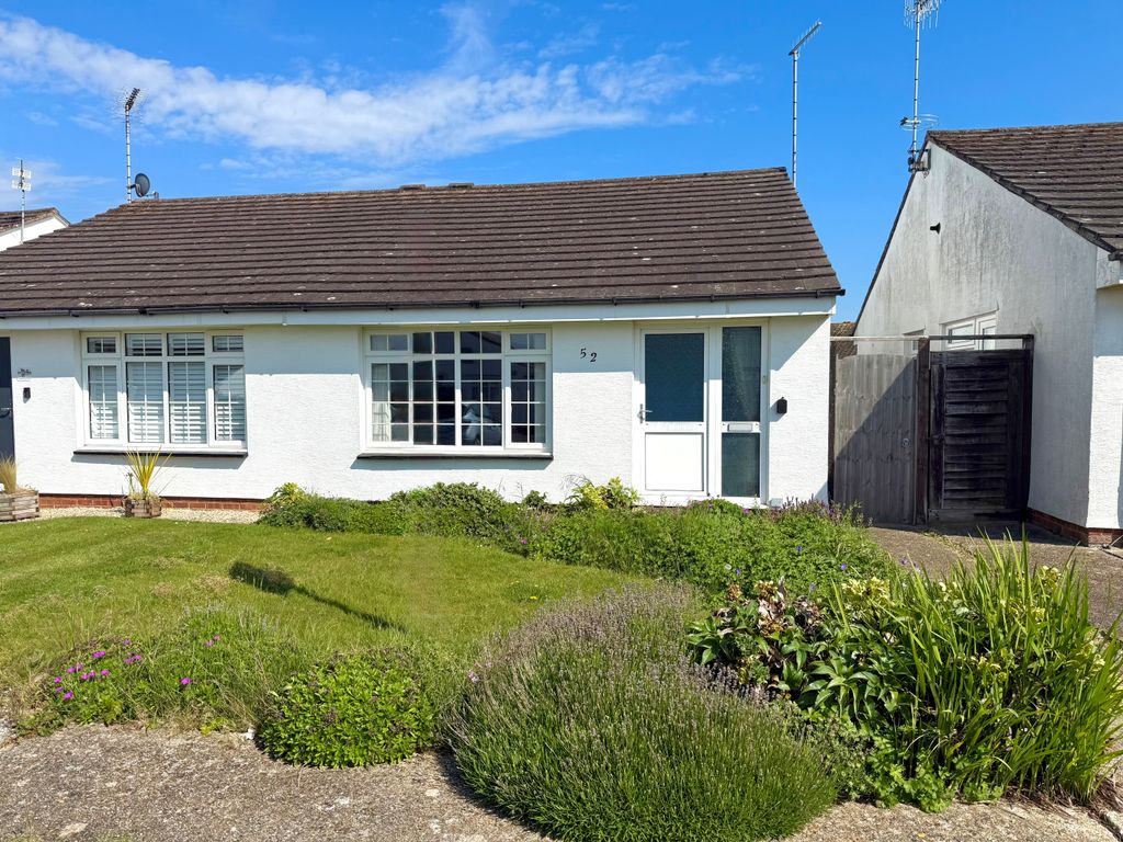 Property photo 1 of 12 52 Windward Close Front A