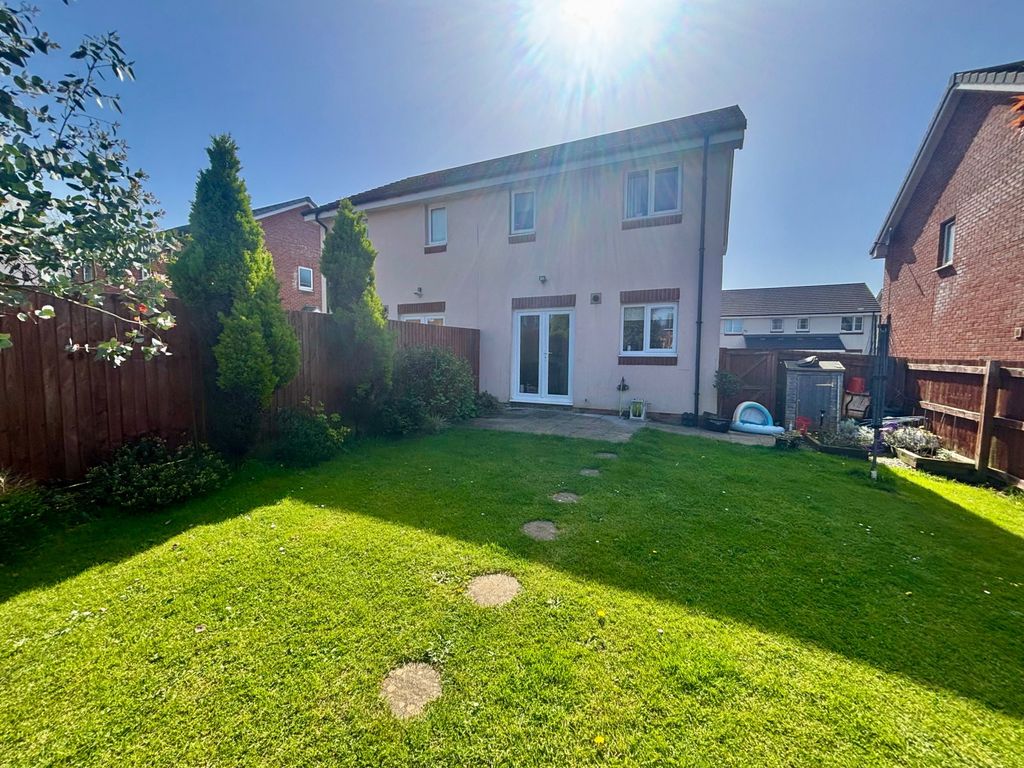 Property photo 2 of 21