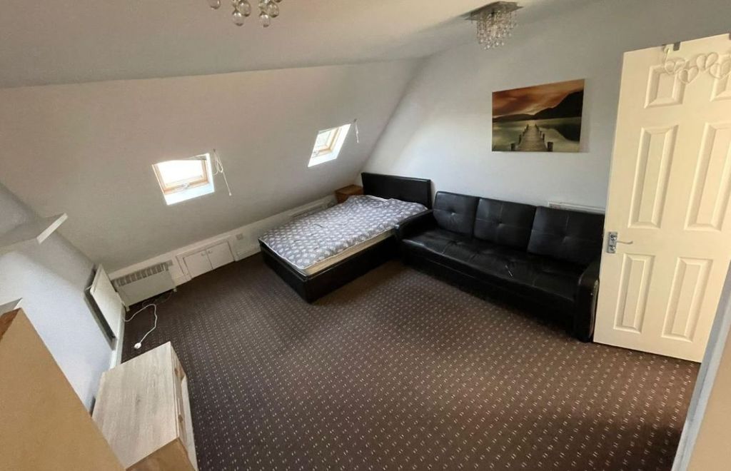Property photo 1 of 5