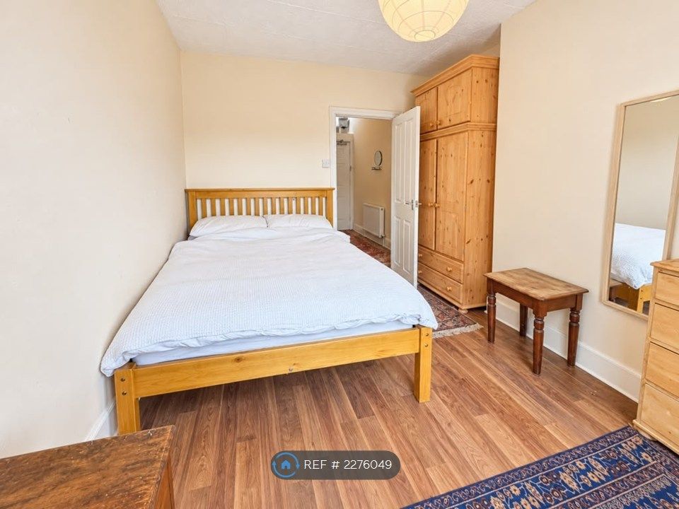 Property photo 3 of 10 Double Bedroom