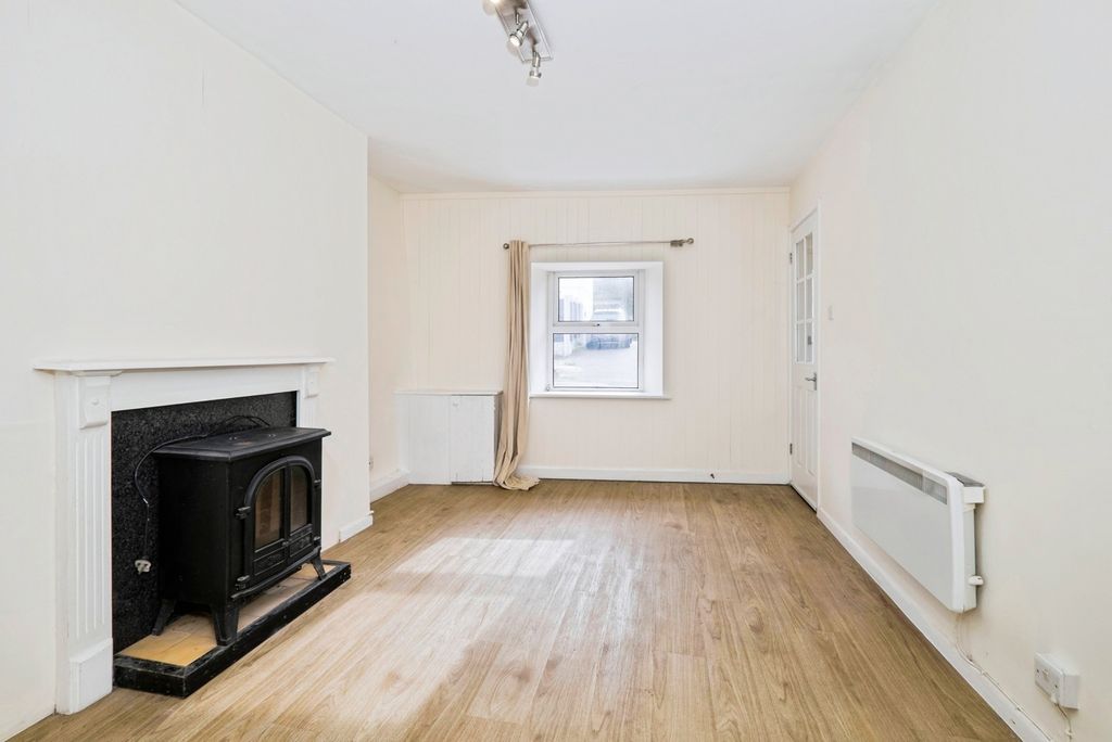 Property photo 2 of 9 Pbox-Img.Jpg