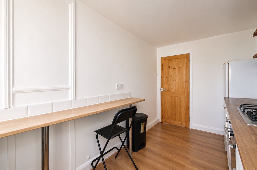 Property photo 3 of 10 5521012