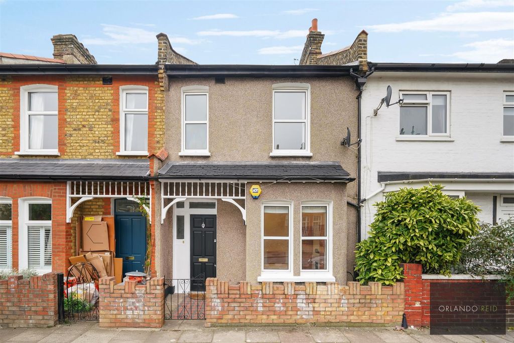 Property photo 1 of 12 40 Broadwater Road Sw17 0DT-12.Jpg