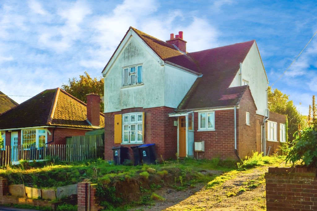 Property photo 1 of 21 Front