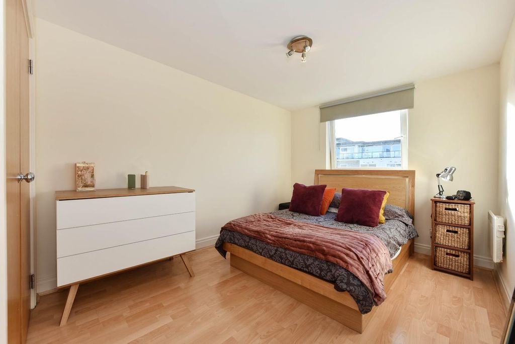 Property photo 3 of 17 116, Dolphin House (1).Jpg