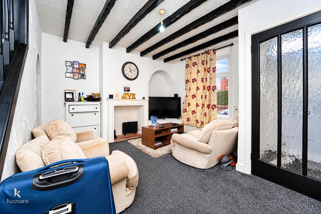 Property photo 1 of 17 Queen Street-9.Jpg