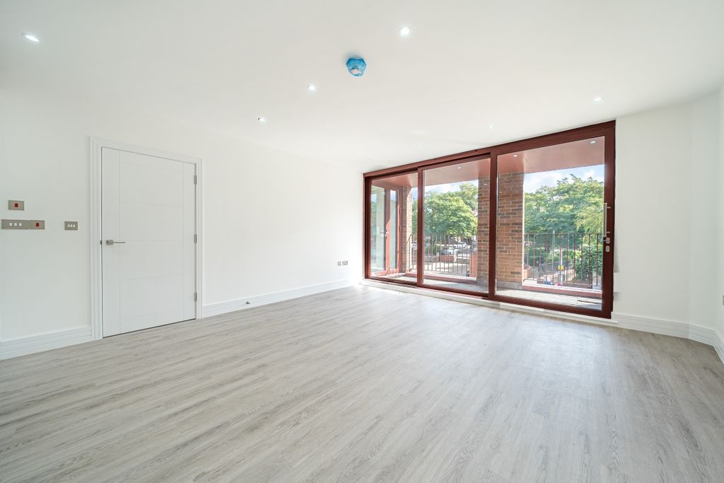 Property photo 2 of 17 1349798-6-68c7F82...