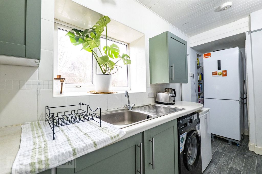 Property photo 3 of 20 Breakfast Kitchen