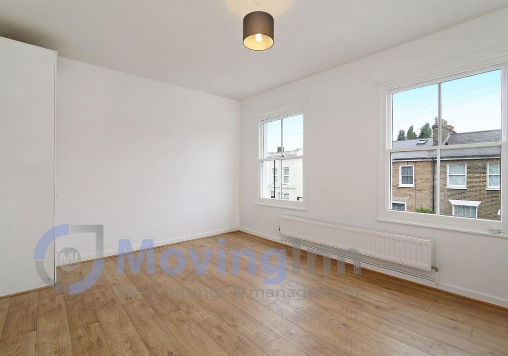 Property photo 3 of 10 Bedroom