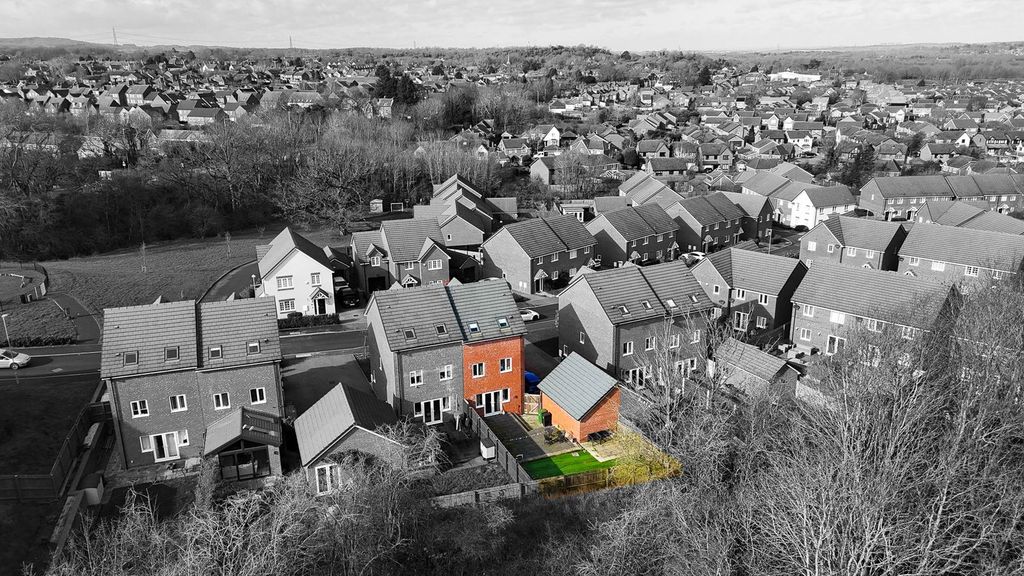 Property photo 2 of 24