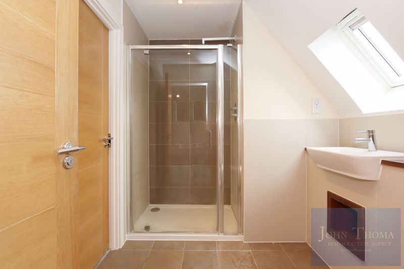 Additional image 19 of 6 bed detached house to rentOlive Grove, Chigwell IG7