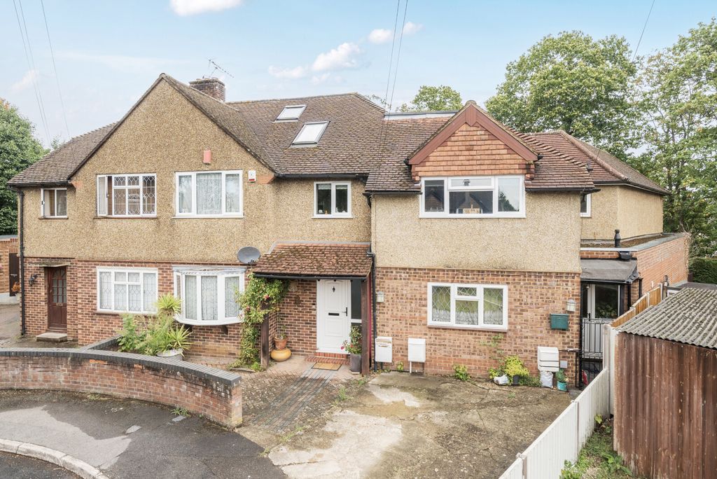 Property photo 1 of 18 1346854-1-68B9670...