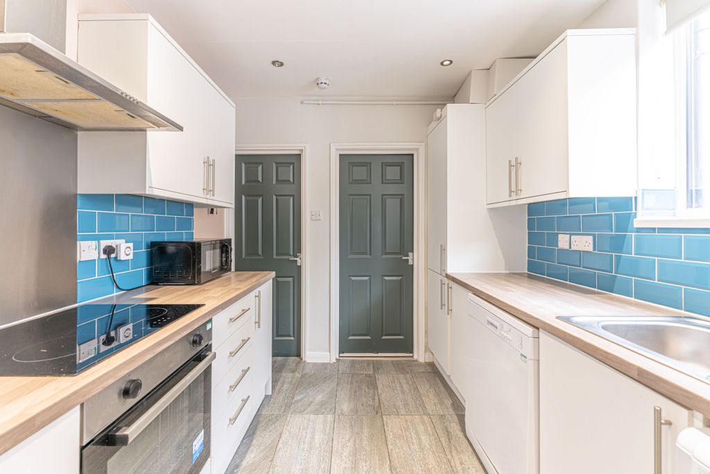 Property photo 3 of 17 Photo 2