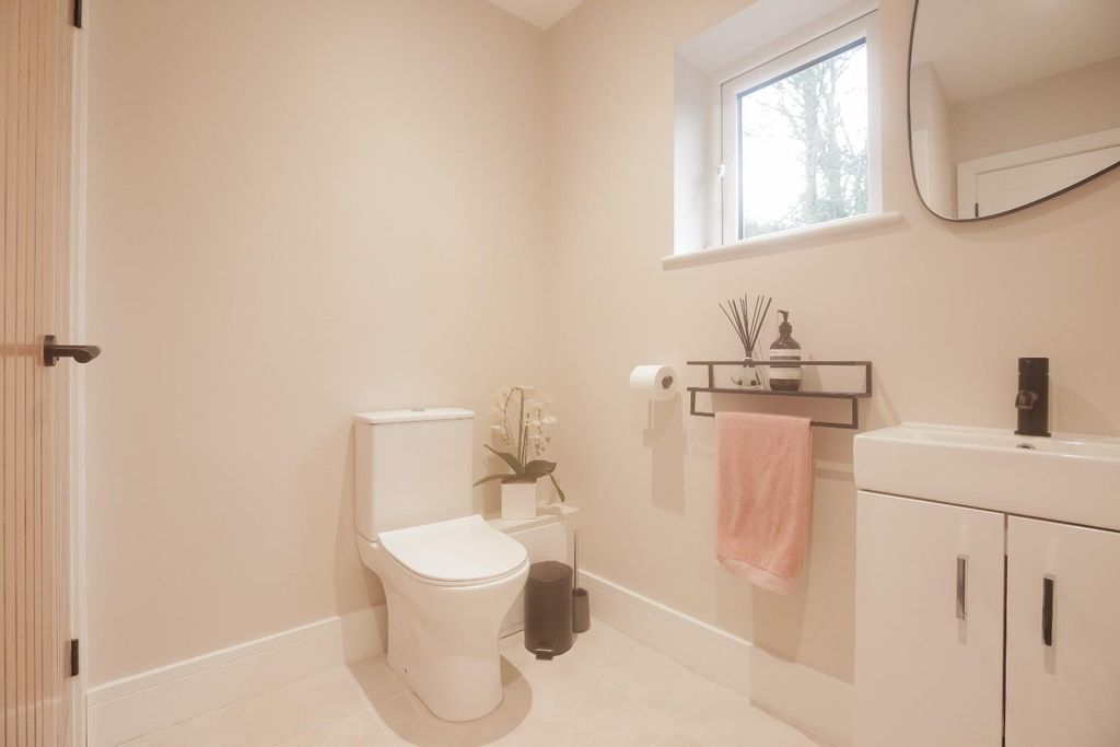 Property photo 3 of 36