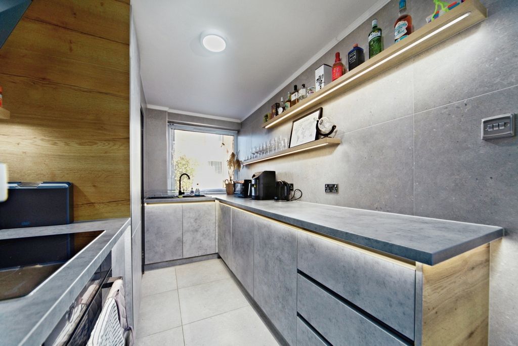 Property photo 1 of 11 Photo