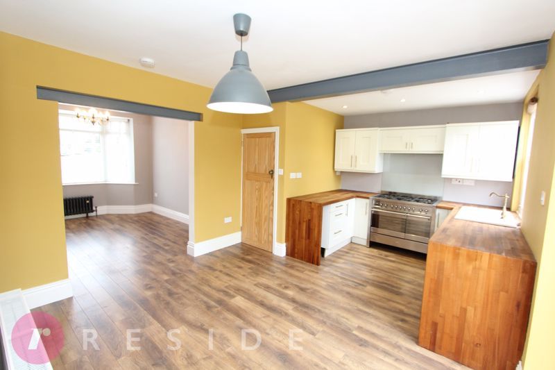 Property photo 3 of 14 Dining Kitchen