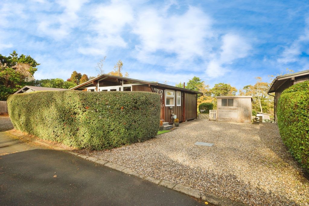 Property photo 3 of 17 Photo