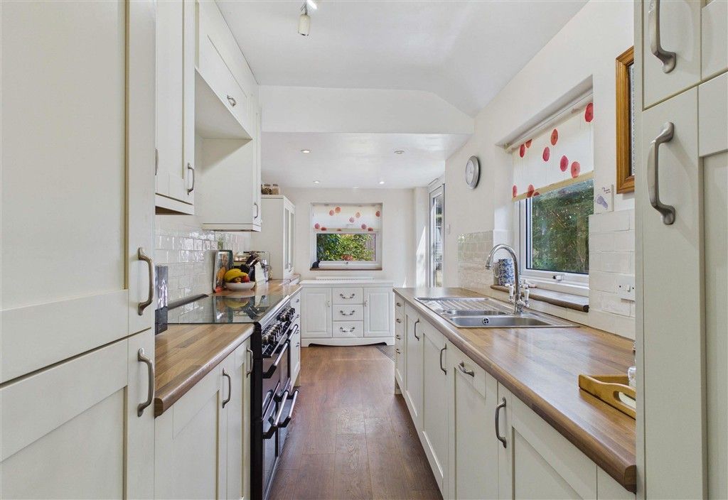 Property photo 3 of 15 Kitchen