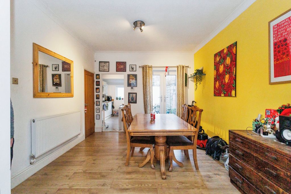Property photo 3 of 19 Photography
