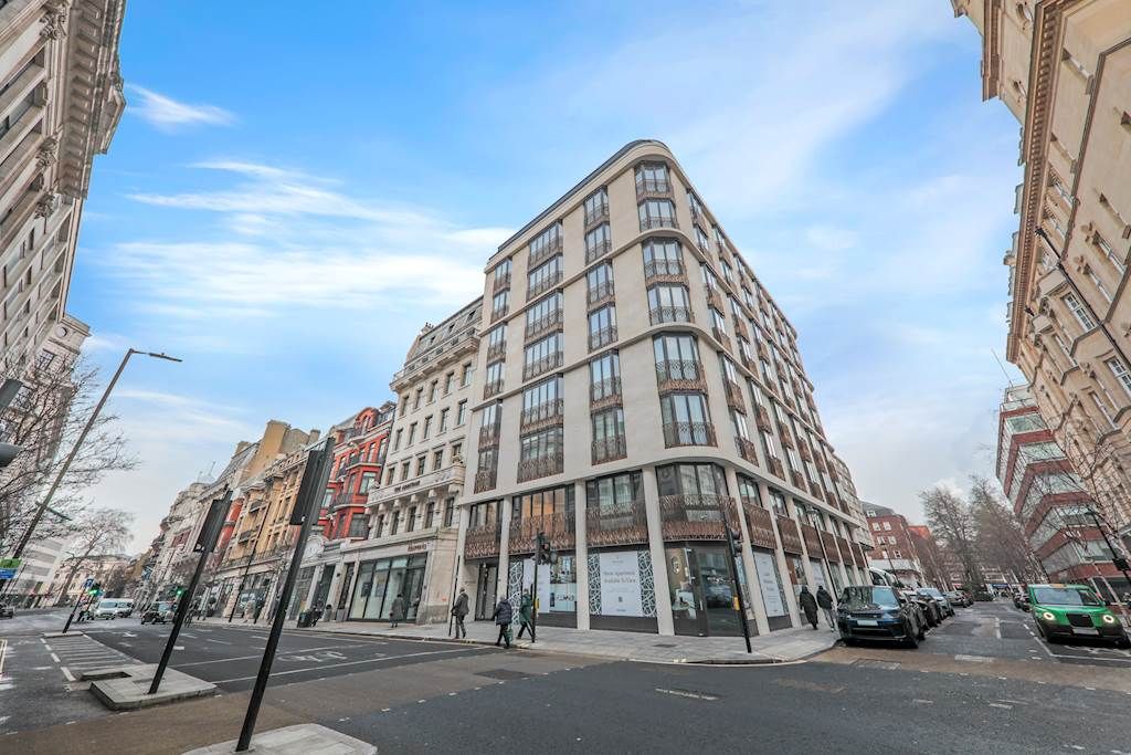 Property photo 3 of 16 02-3d4581671-Jj-Scl-204 Great Portland St-2-Small