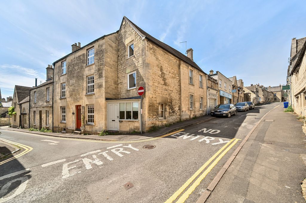 Property photo 1 of 15 Front