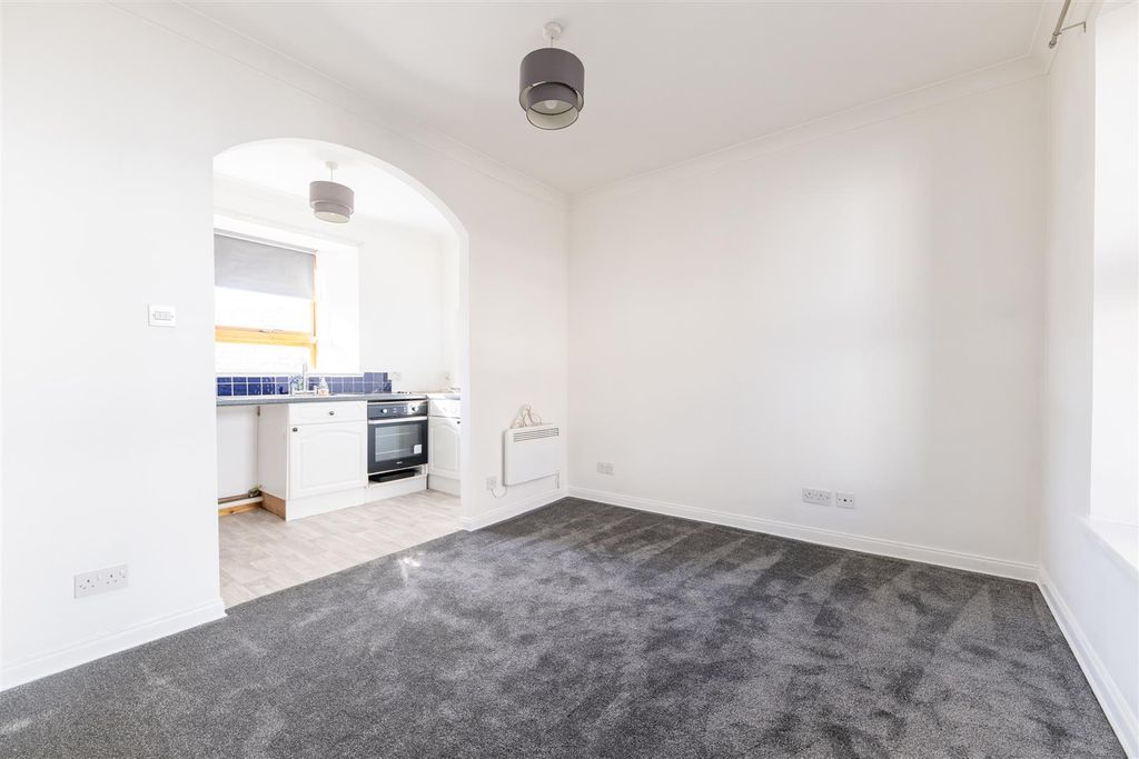 Property photo 2 of 17 High St Avoch 0005.Jpg