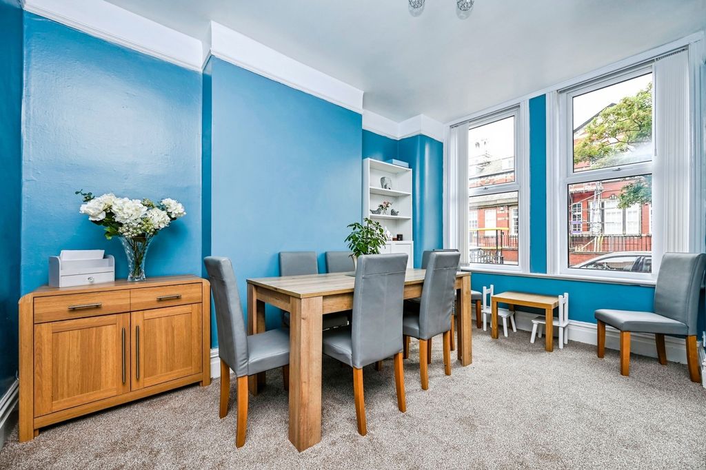 Property photo 3 of 15 Pbox-Img.Jpg