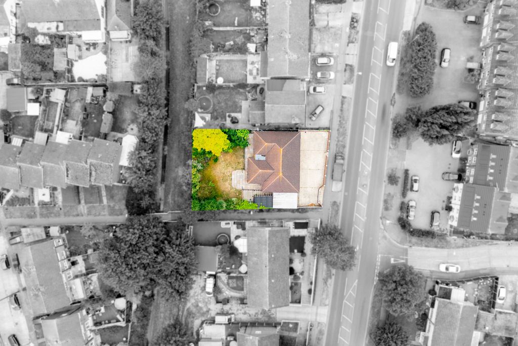 Property photo 3 of 27