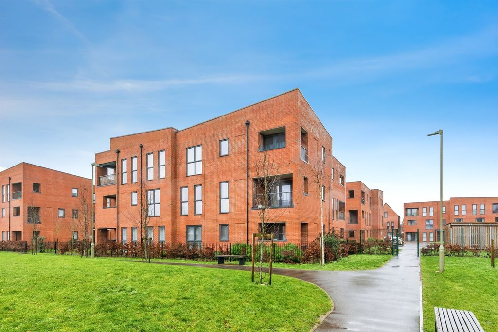 Property photo 1 of 11