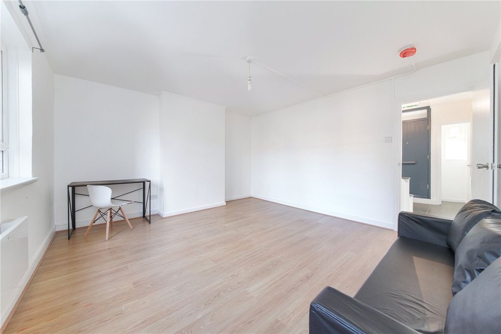 Property photo 3 of 11