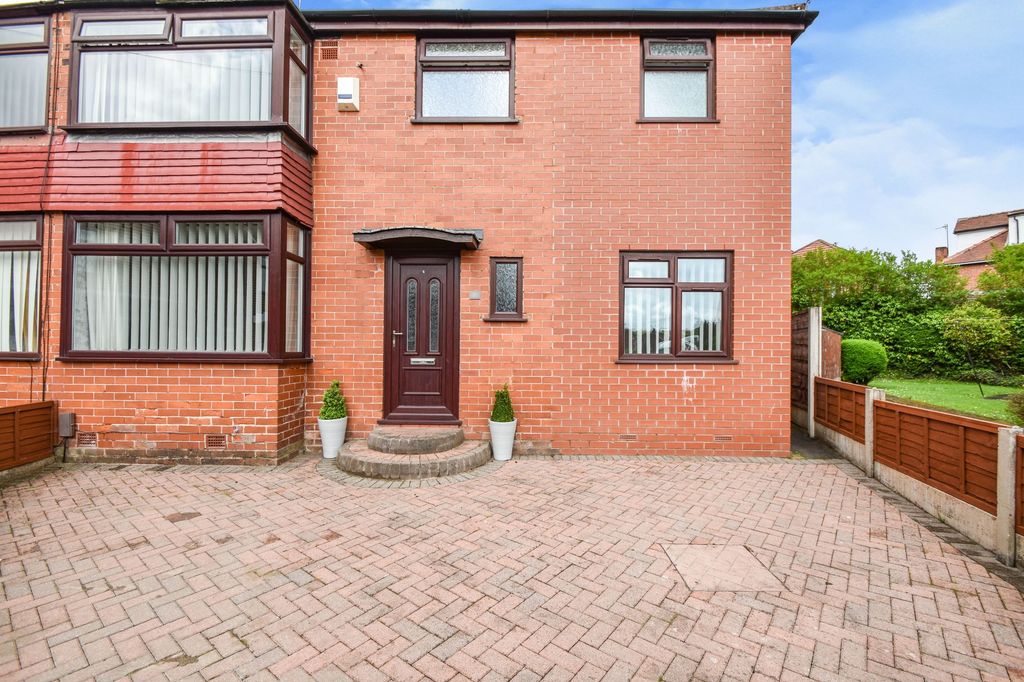Property photo 1 of 30