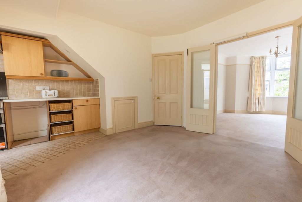 Property photo 3 of 27 Dining Area