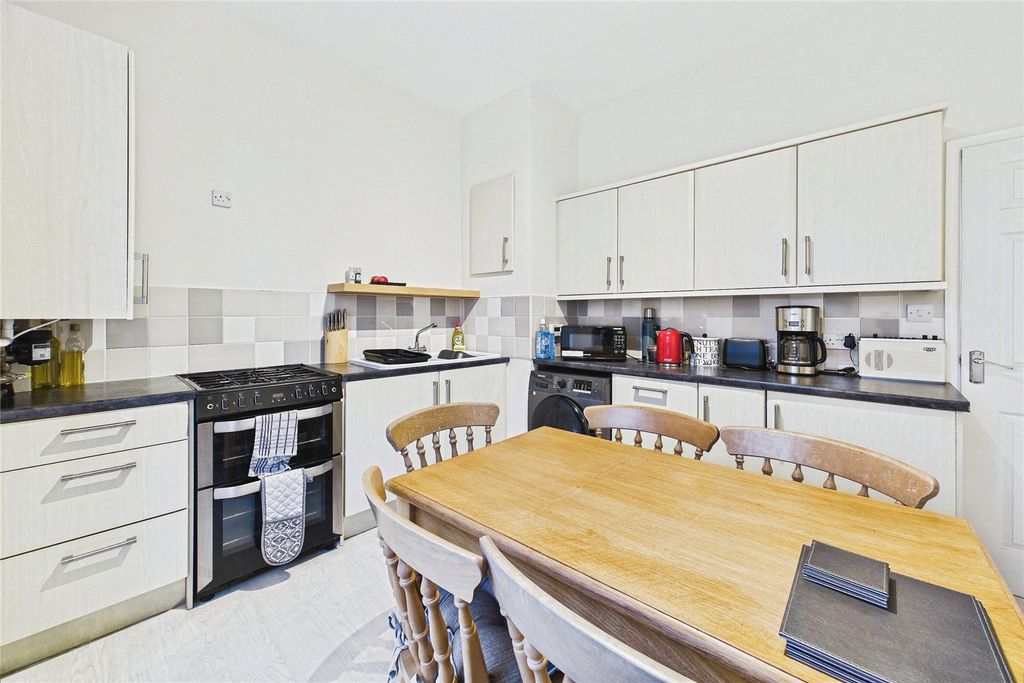 Property photo 3 of 8 Picture No. 05