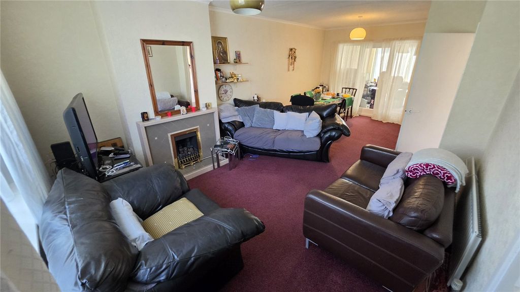 Property photo 3 of 11 Picture No. 17
