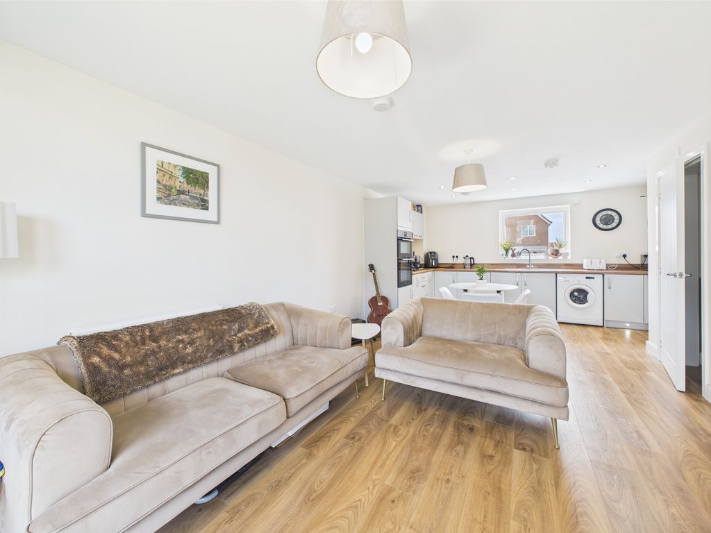 Property photo 2 of 7 Lounge