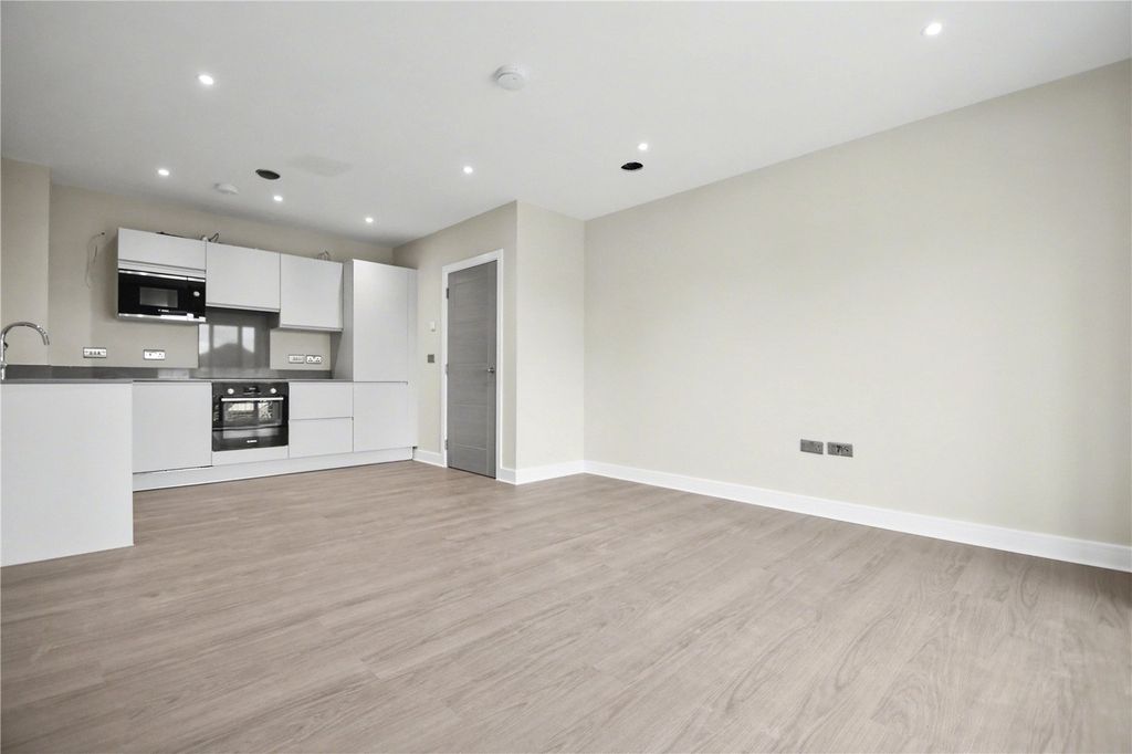 Property photo 2 of 14 Picture No. 10