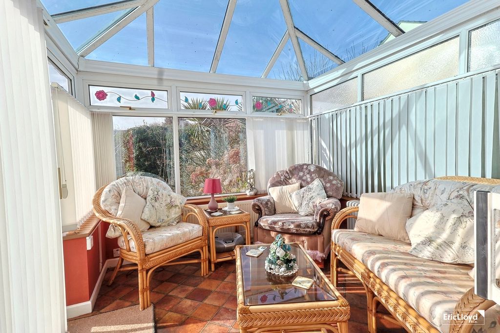 Property photo 2 of 16 Photo 6