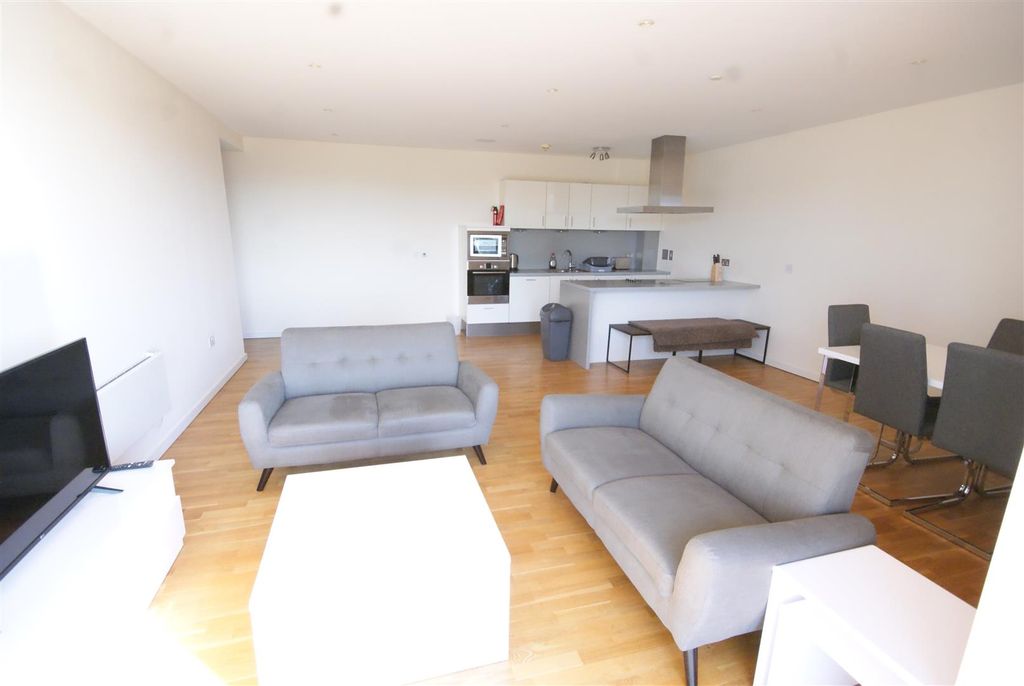 Property photo 3 of 13