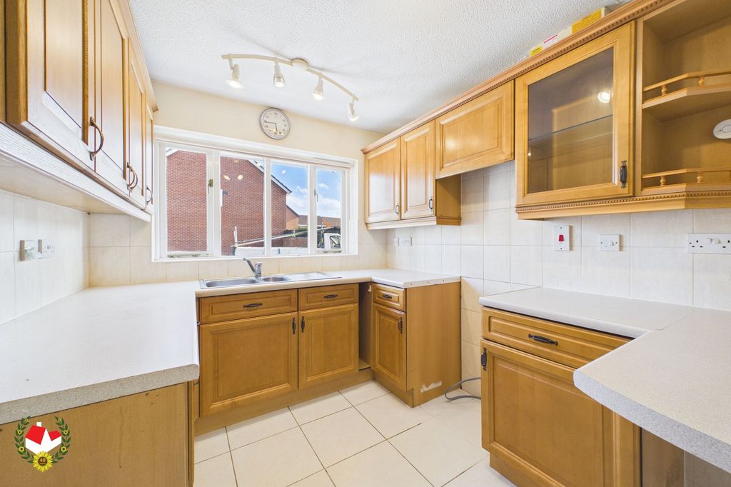 Property photo 3 of 15