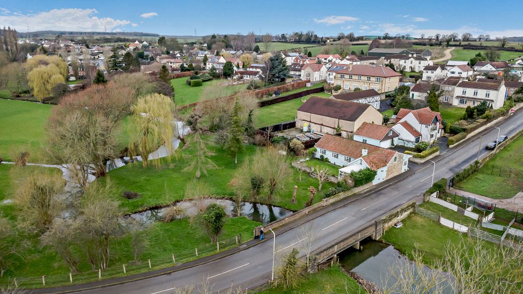 Property photo 1 of 19 Birds Eye View