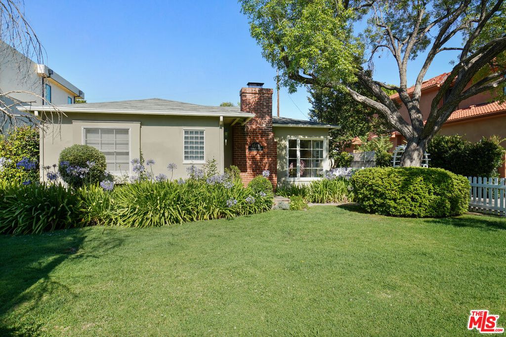 Property photo 2 of 47