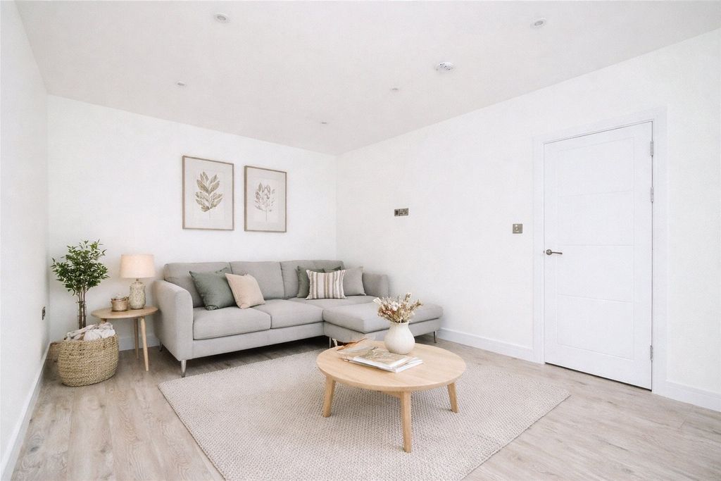 Property photo 3 of 21 Picture No. 37