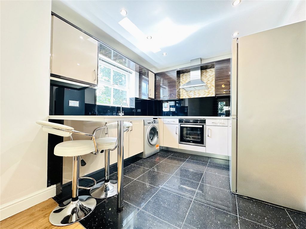 Property photo 3 of 11 Picture No. 08