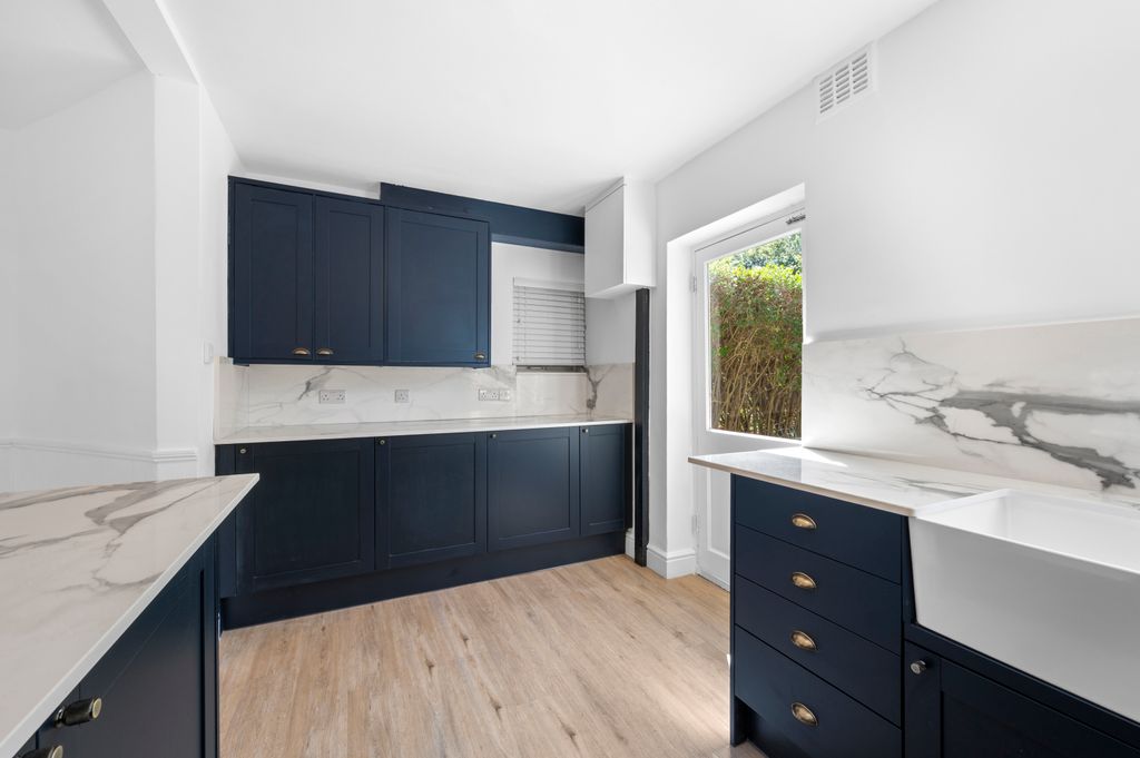 Property photo 1 of 20 Picture No. 12