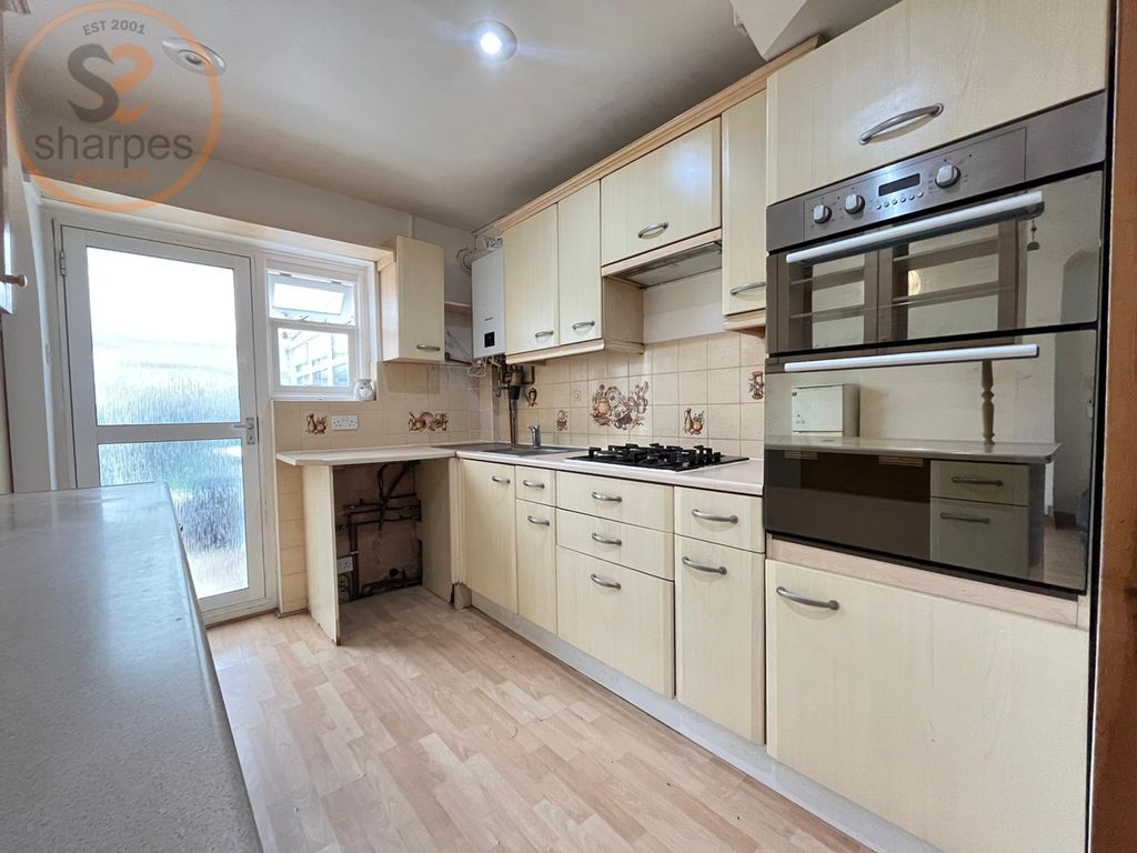 Property photo 3 of 15 10.Jpeg