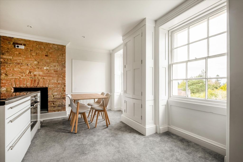 Property photo 3 of 13 Image