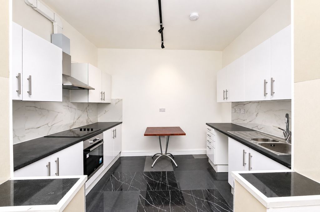 Property photo 1 of 11 4850330